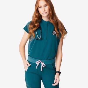 Rafaela Mandarin Collar Scrub Top XS